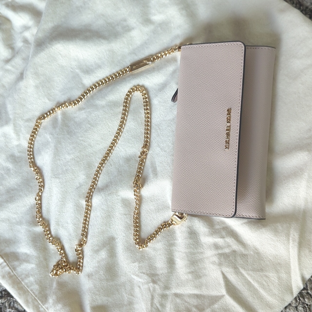 🩷 Michael Kors large leather convertible chain wallet